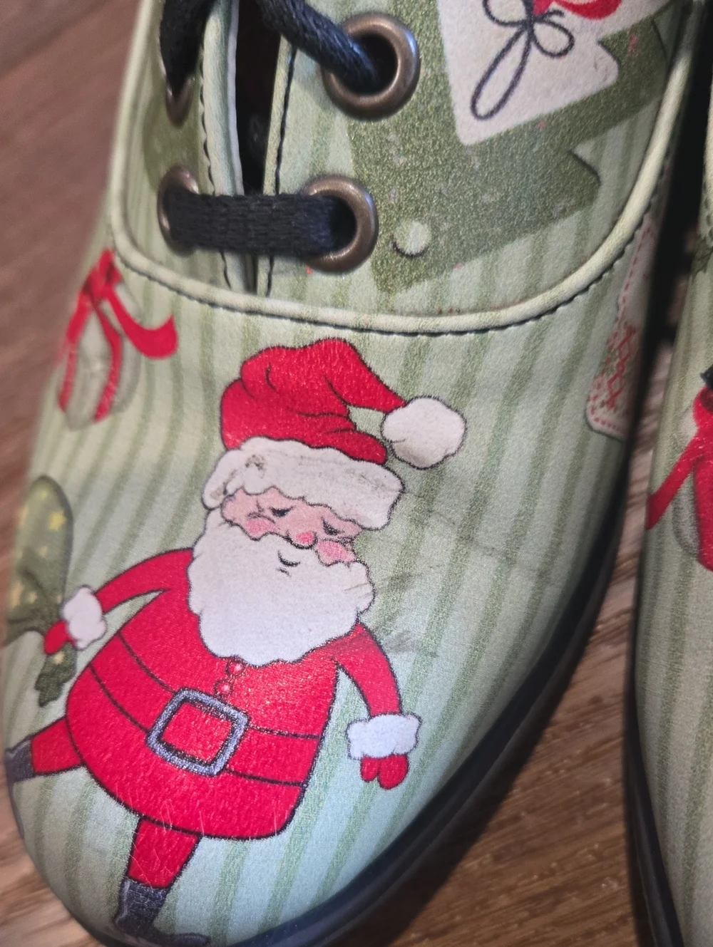 STREETFLY SANTA'S CHRISTMAS SHOES..SIZE 38 (7)....#8157